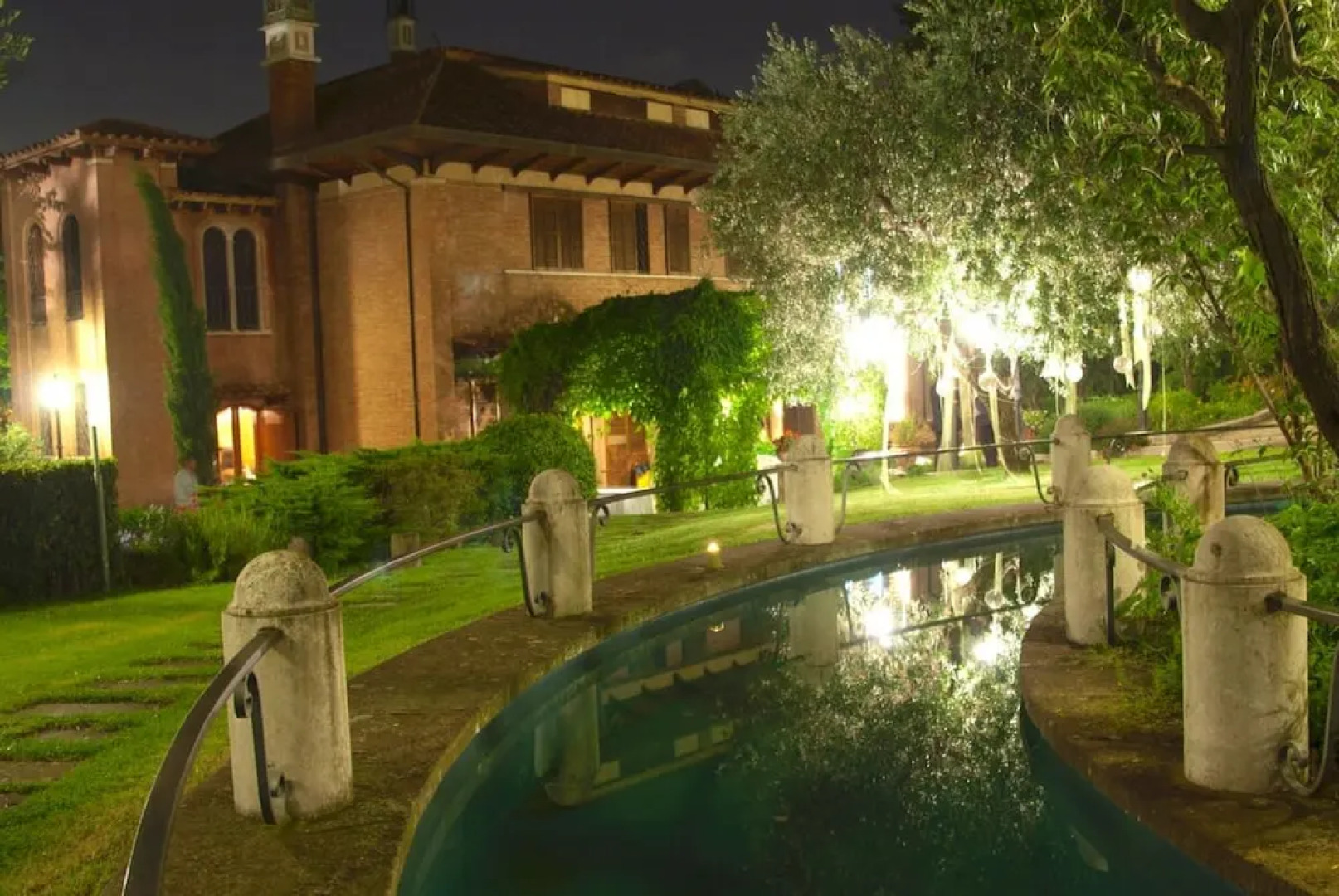 Near Rome Villa Pool Tennis Courts Perfect Family Reunion or Off-site Meeting