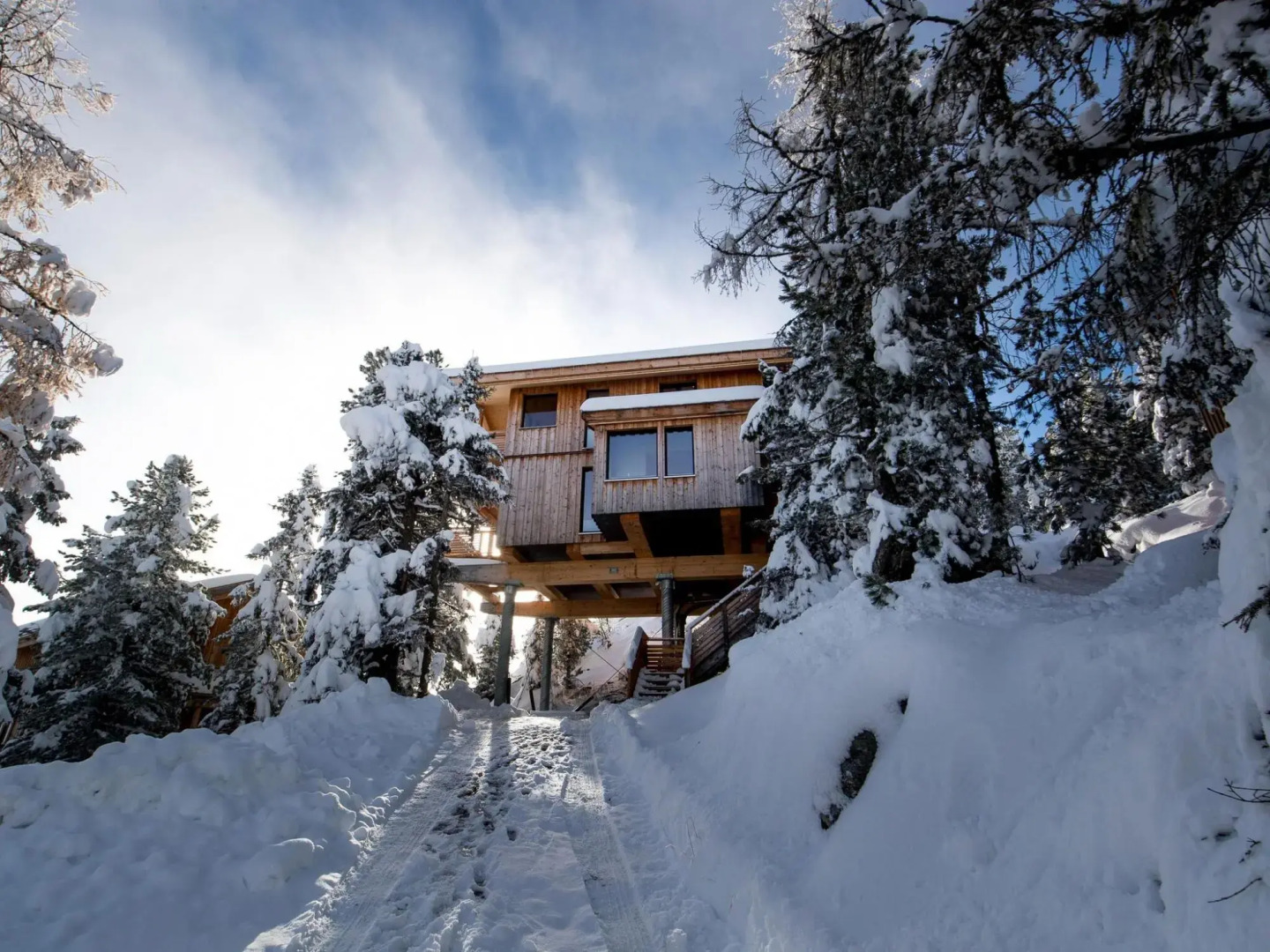 Lovely Chalet in Turracherhöhe with Sauna & Indoor Hot Tub