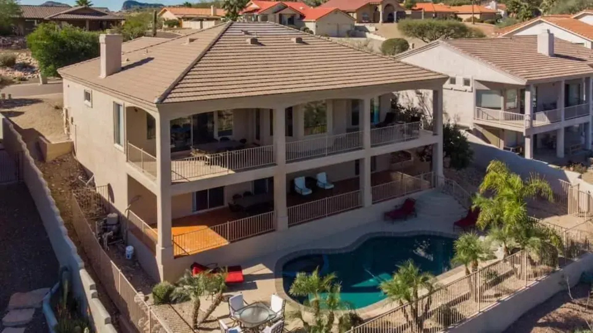 Fabulous 4-Bdrm WBreathtaking Views & Pool