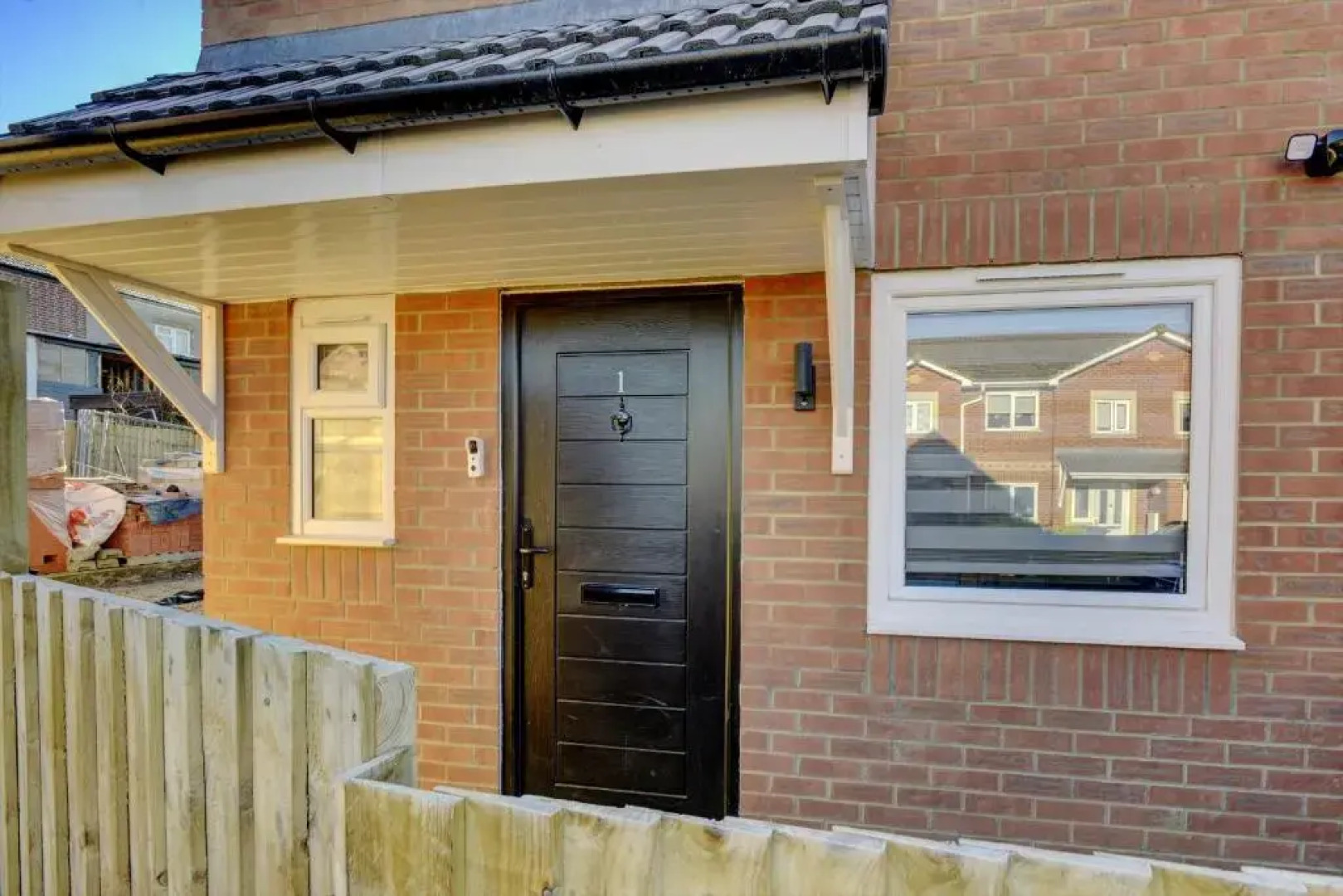 Modern 2BR House & Private Parking & Kid-friendly