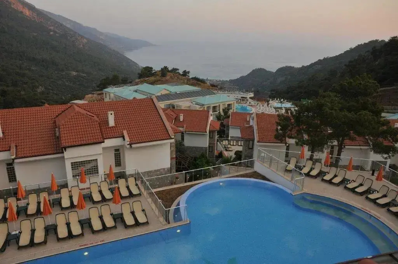 Tropical  Deluxe Suites