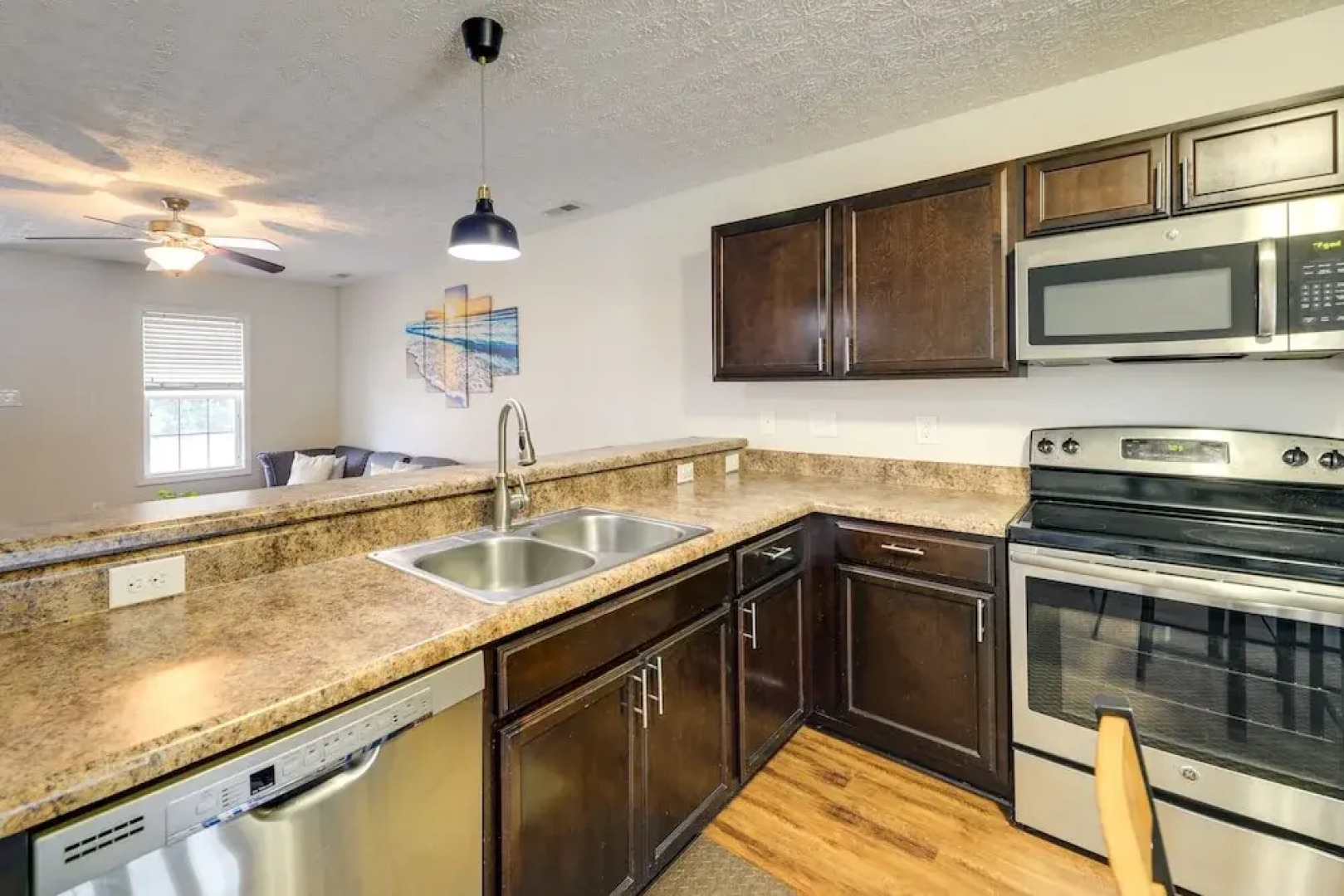 Havelock Home: Private Yard, 2 Mi to Cherry Point!