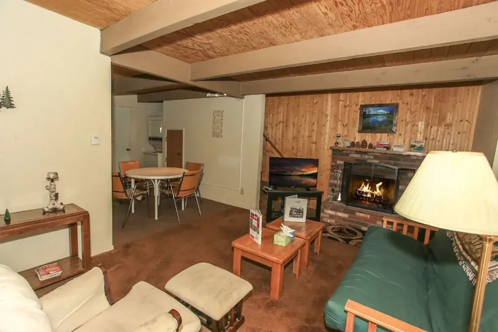 Bearly Rustic - 2BR 1BA, WiFi, Nice Back Yard for Snow Play