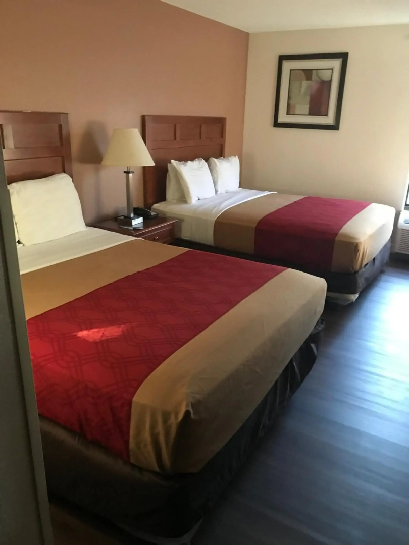 Rodeway Inn & Suites