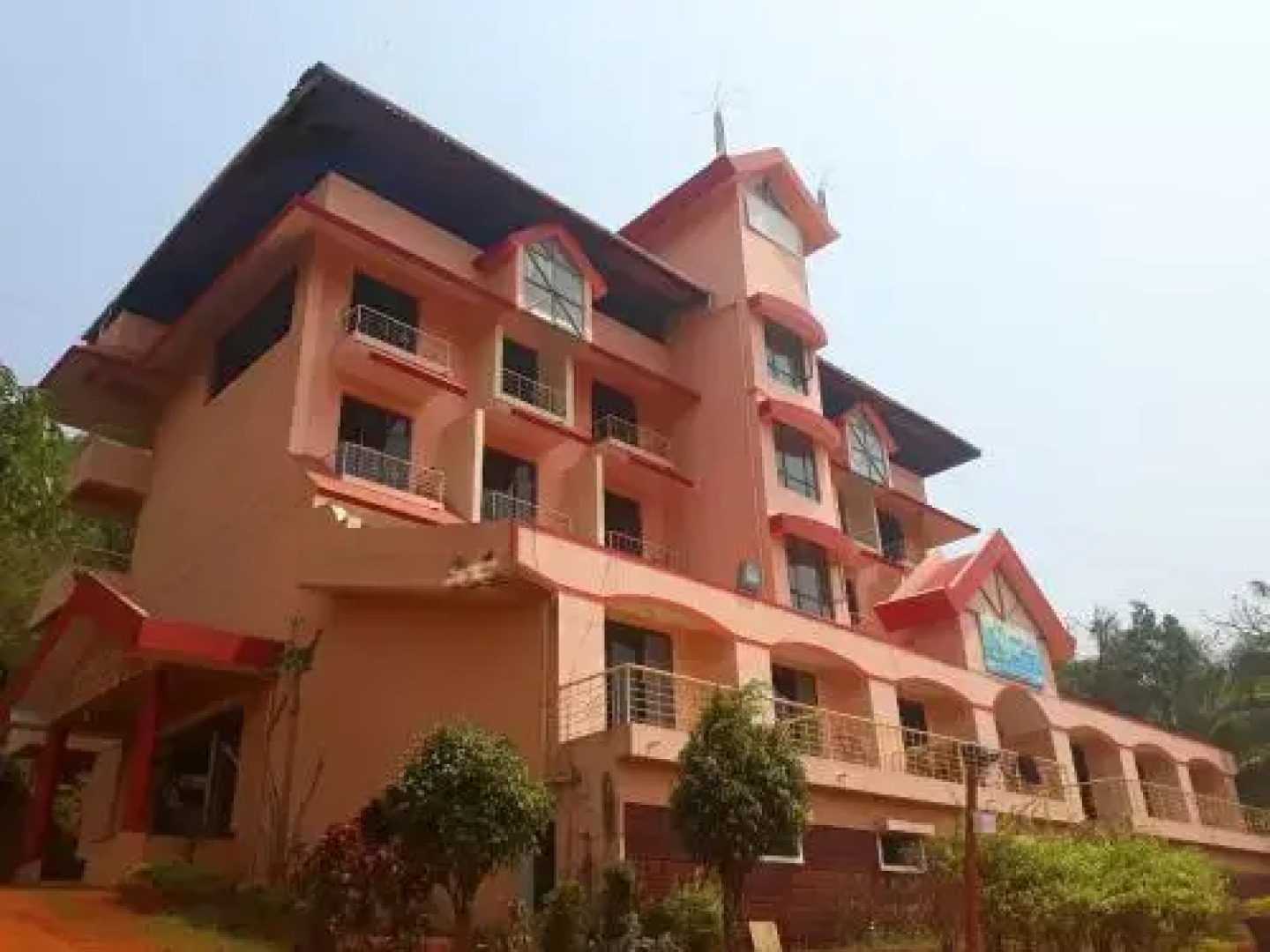 Whistling Palms Beach Resort