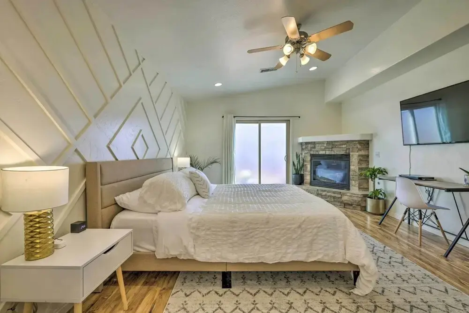 Modern Page Retreat w/ View, 9 Mi to Wahweap Beach