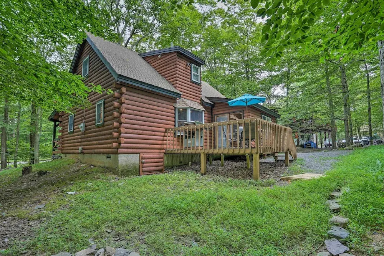 Pocono Log Cabin: Fireplace, Fire Pits & Amenities