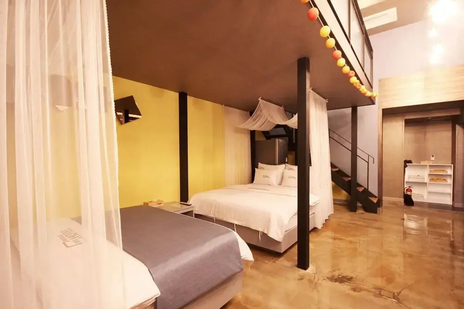 Yeongju Case Business Hotel