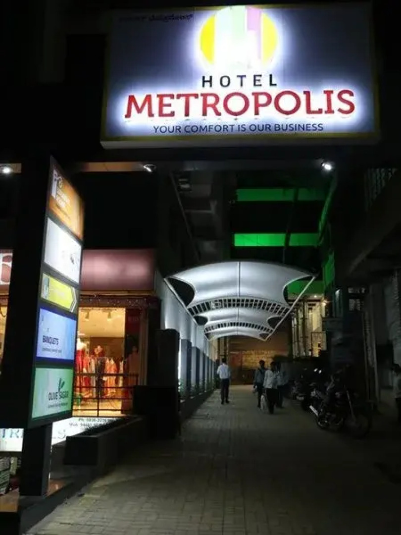 Metropolis Hotel