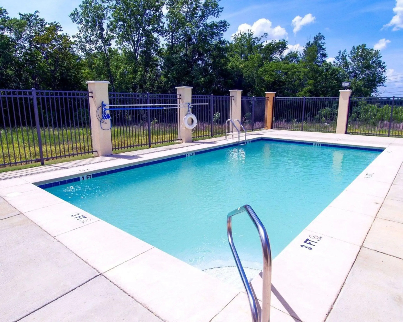 Comfort Suites Airport South