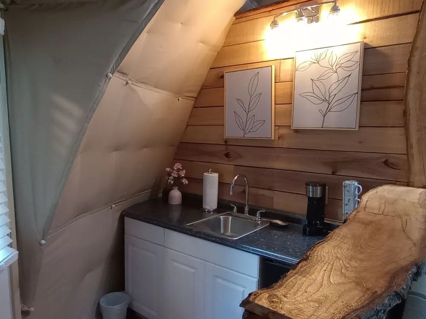 Elk River Hotel & Cafe