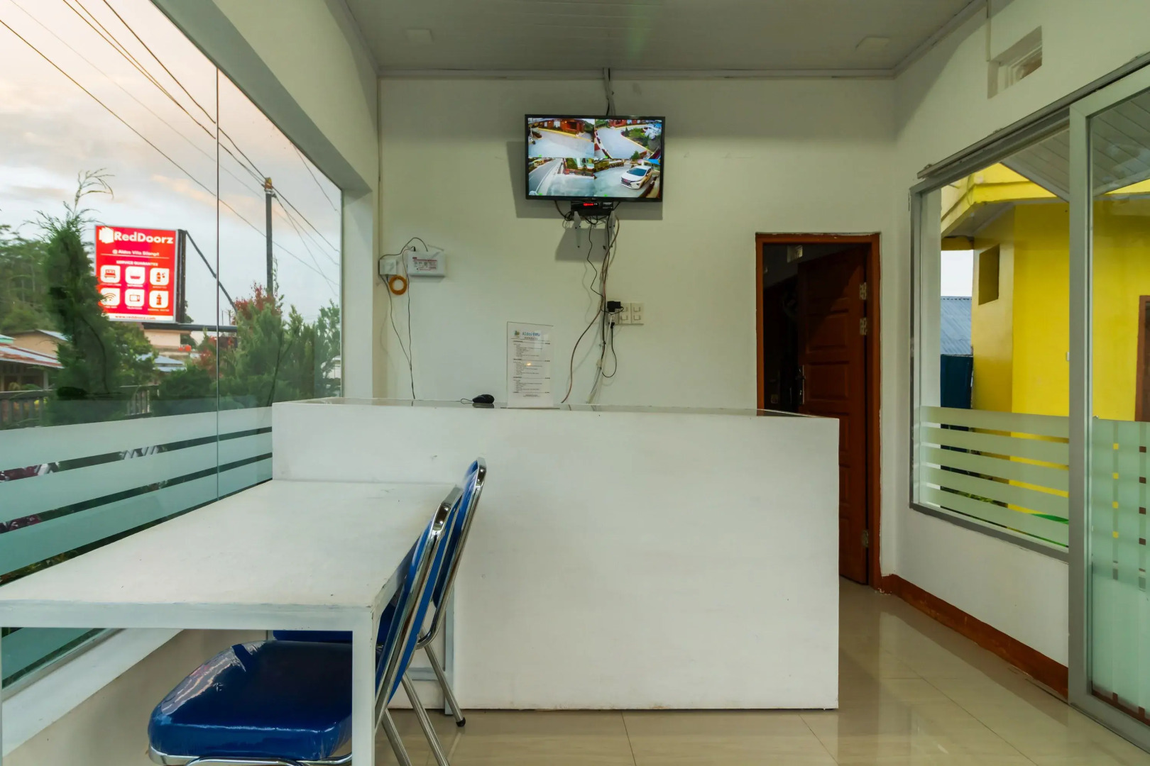 RedDoorz @ Aldos Villa Silangit