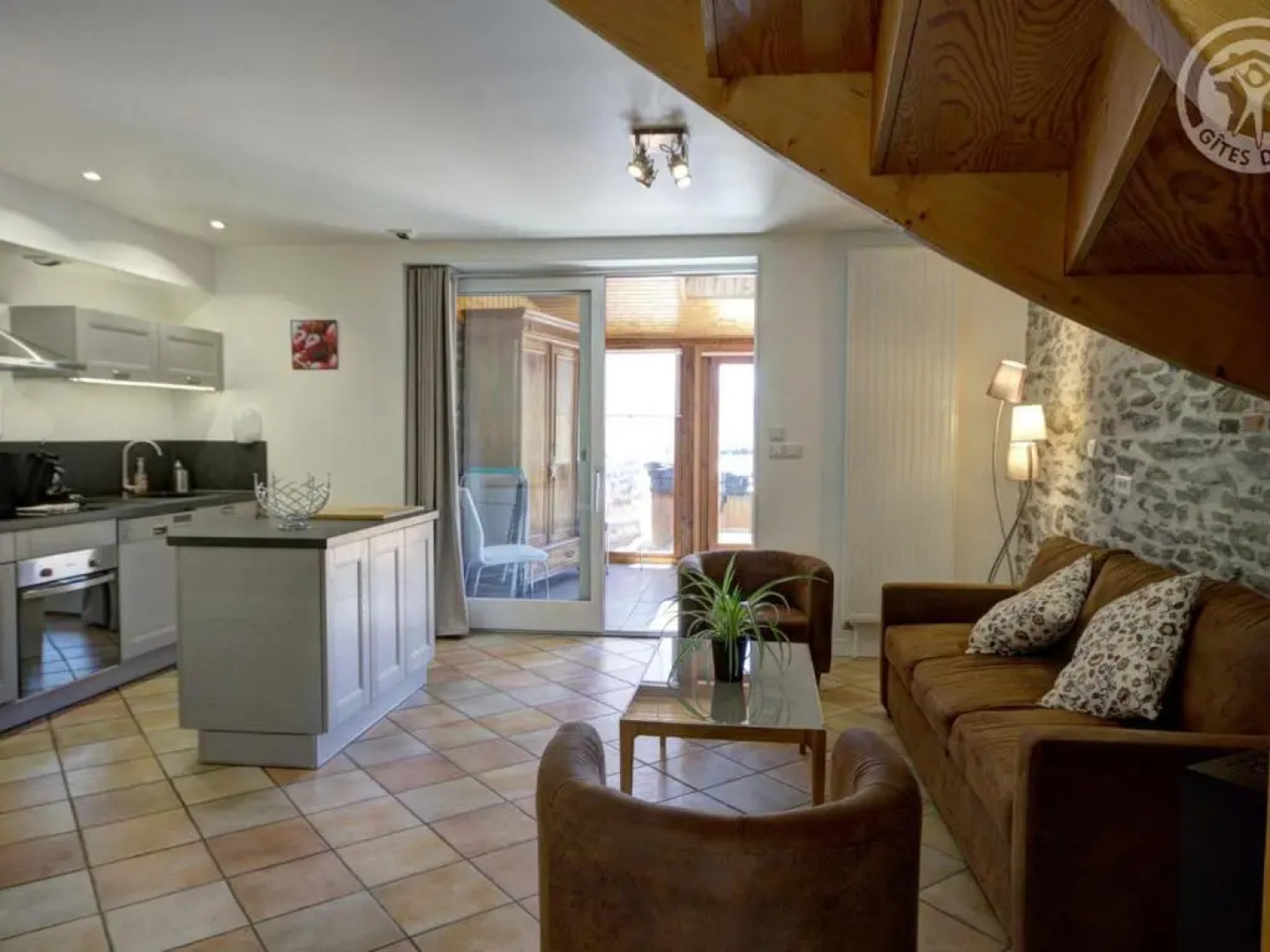 Gîte Cellieu, 4 pièces, 6 personnes - FR-1-496-8