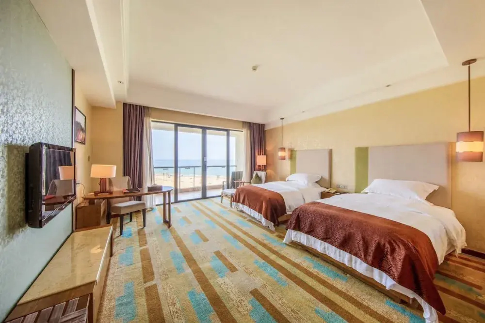 Days Hotel & Suites Yangjiang