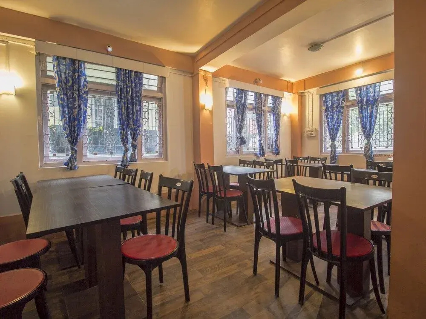 OYO 19941 Hotel Blue Diamond