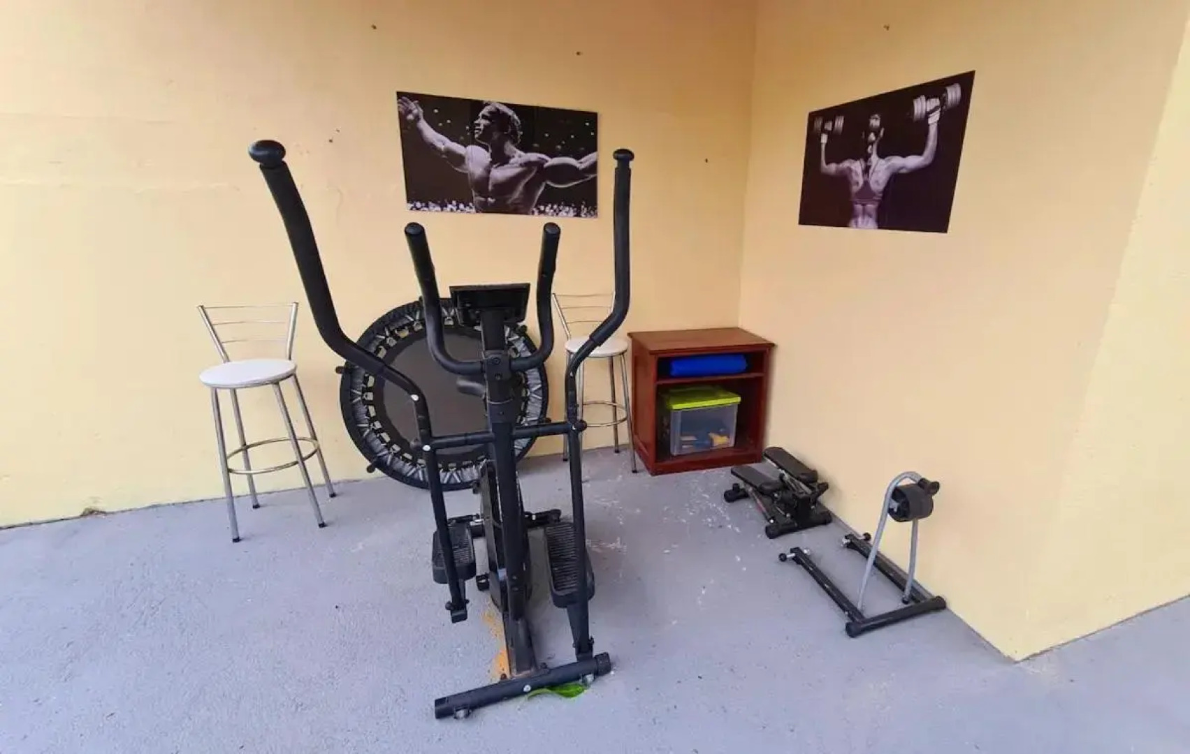 Casa em Condomínio com Piscina Privativa