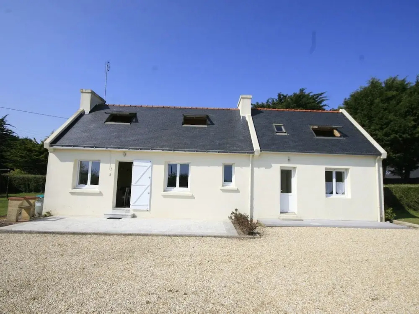 Cozy Holiday Home in Penmarch with Private Swimming Pool