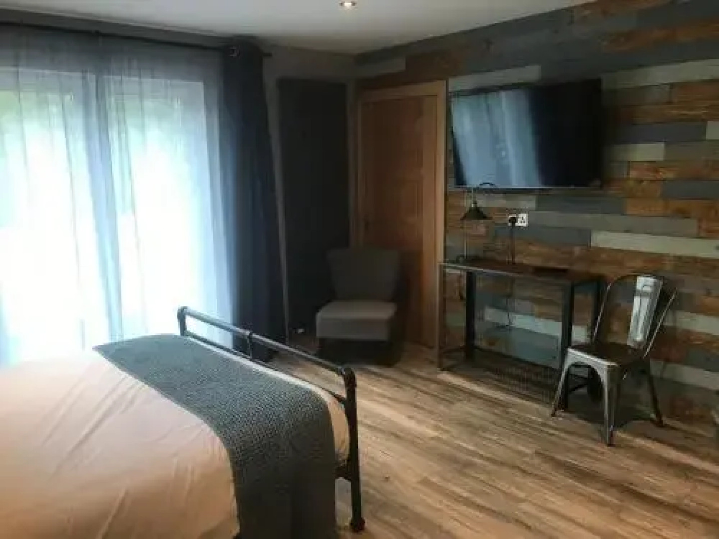 Inchree Rooms & Chalets