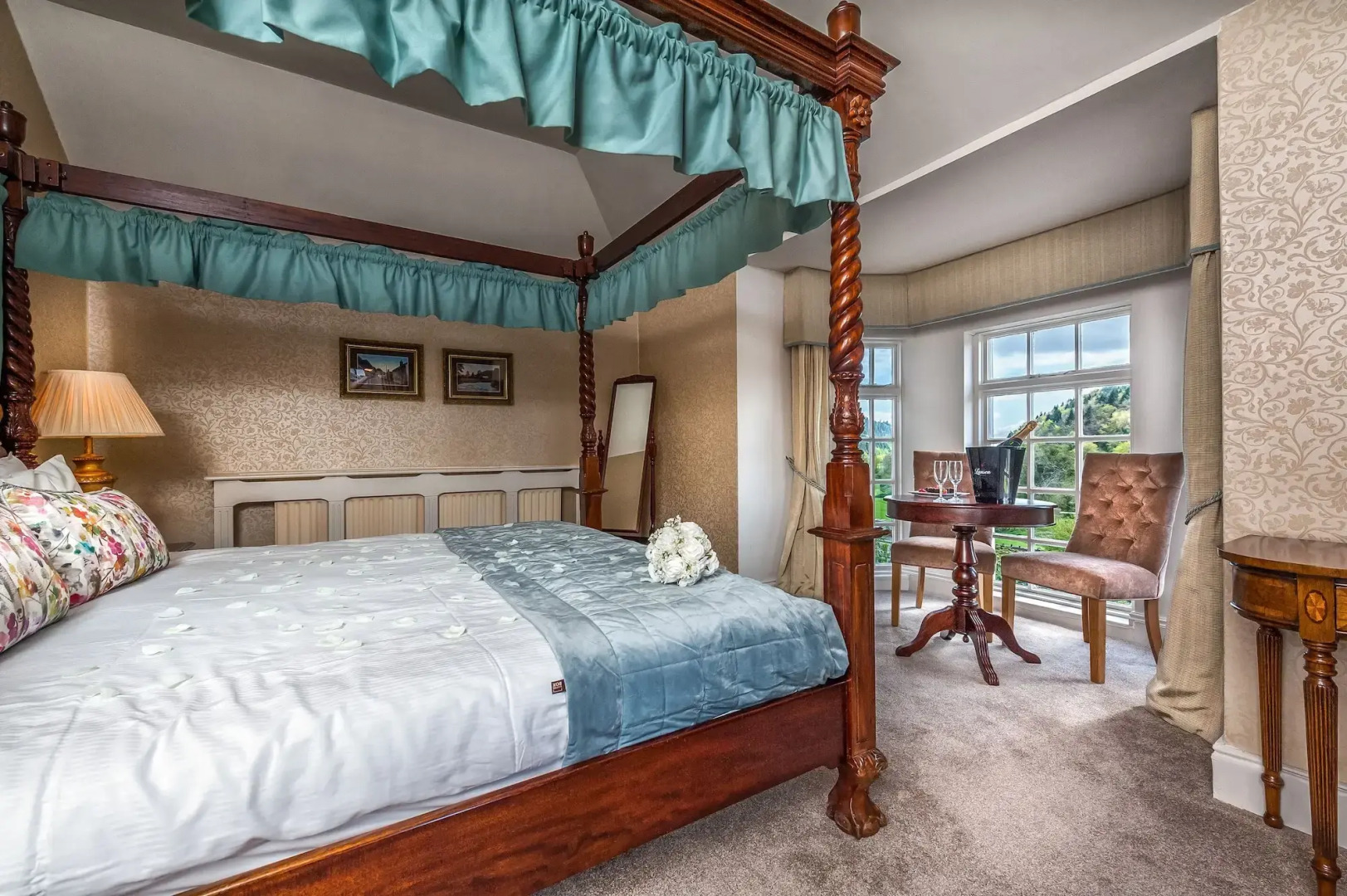 Woodenbridge Hotel & Lodge