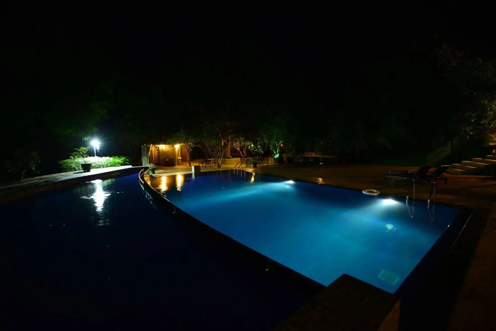 Nice Place Hotel