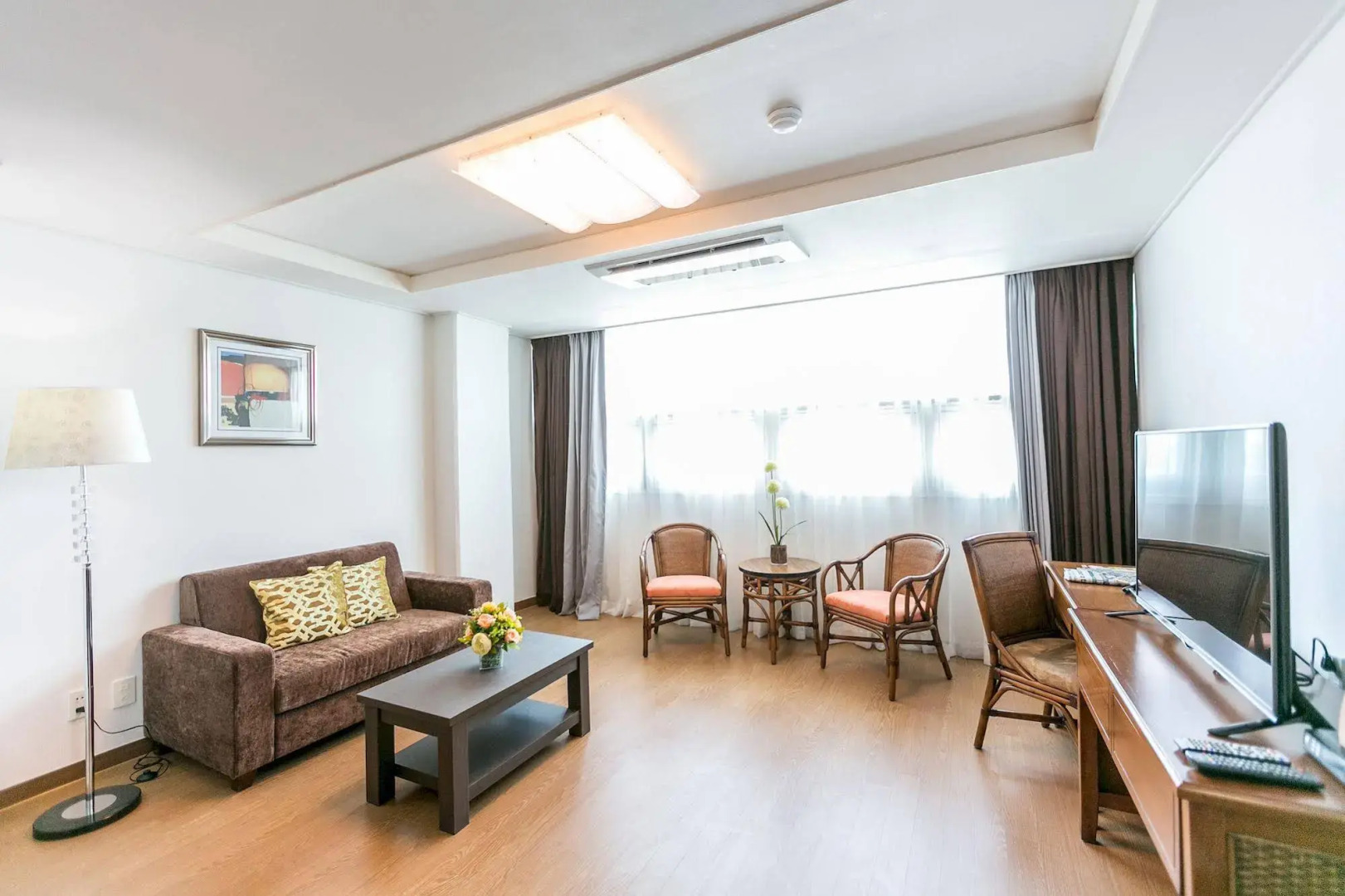 Xenia Hotel Clark - Multi Use Hotel