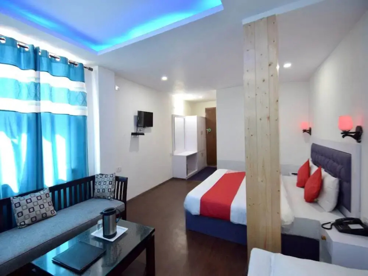 OYO Rooms Model Town