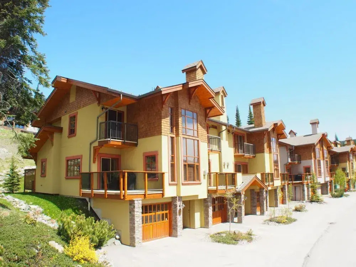 Trails Edge by Bear Country