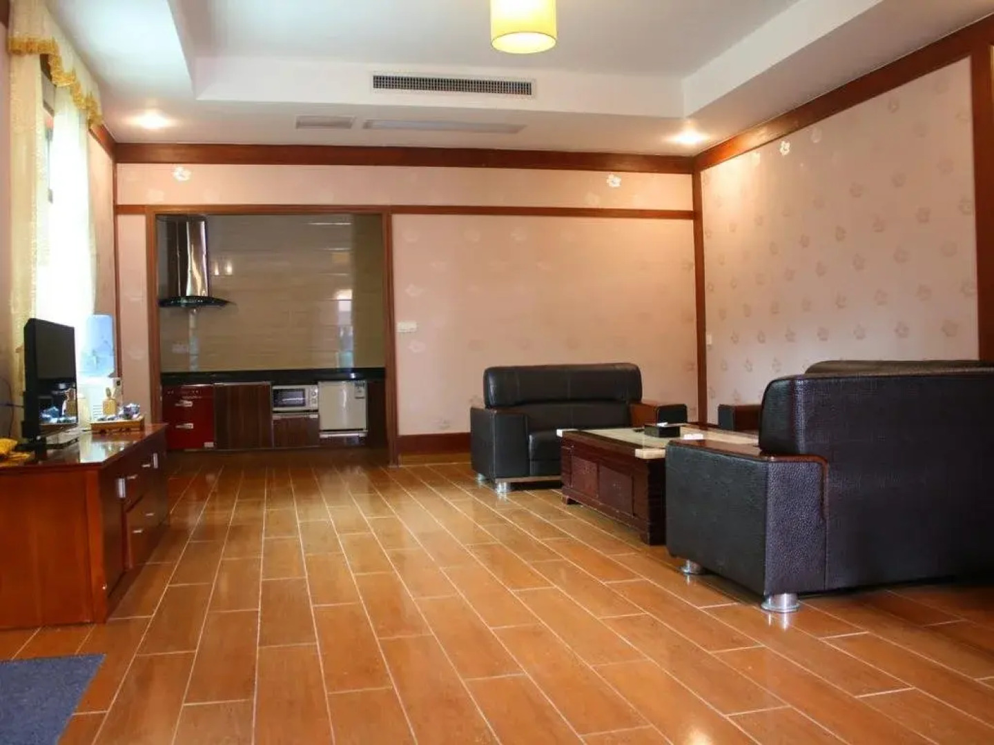 Golden Shuitai Hot Spring