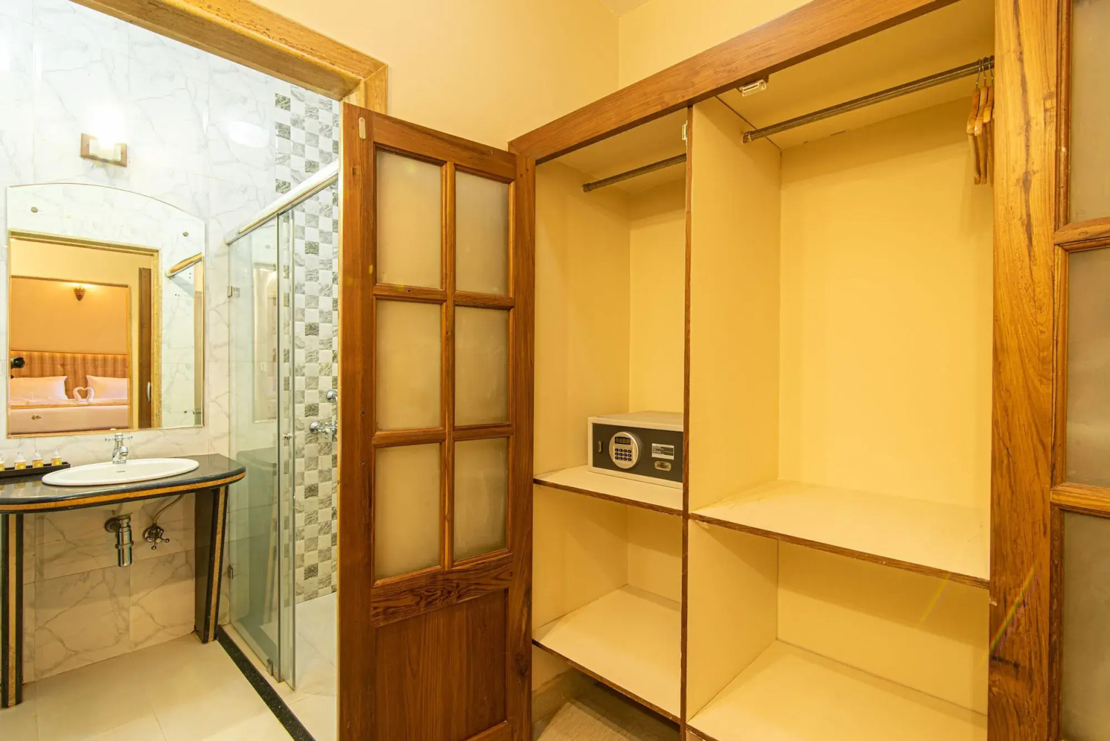 The Grand Leoney Resort