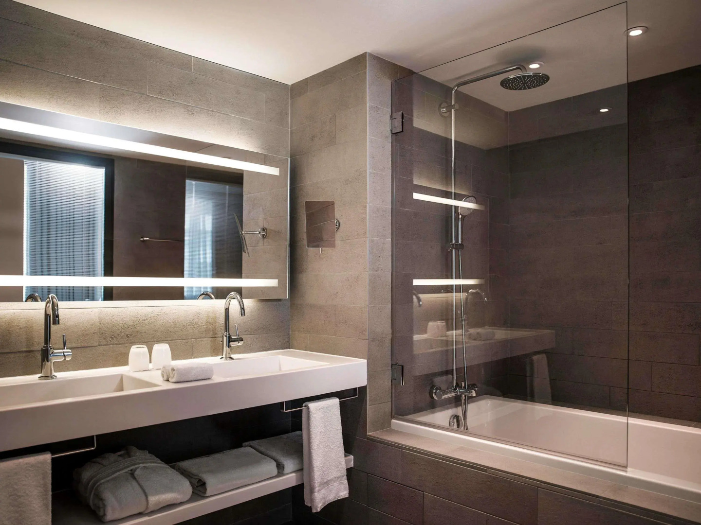 Отель Pullman Paris Tour Eiffel