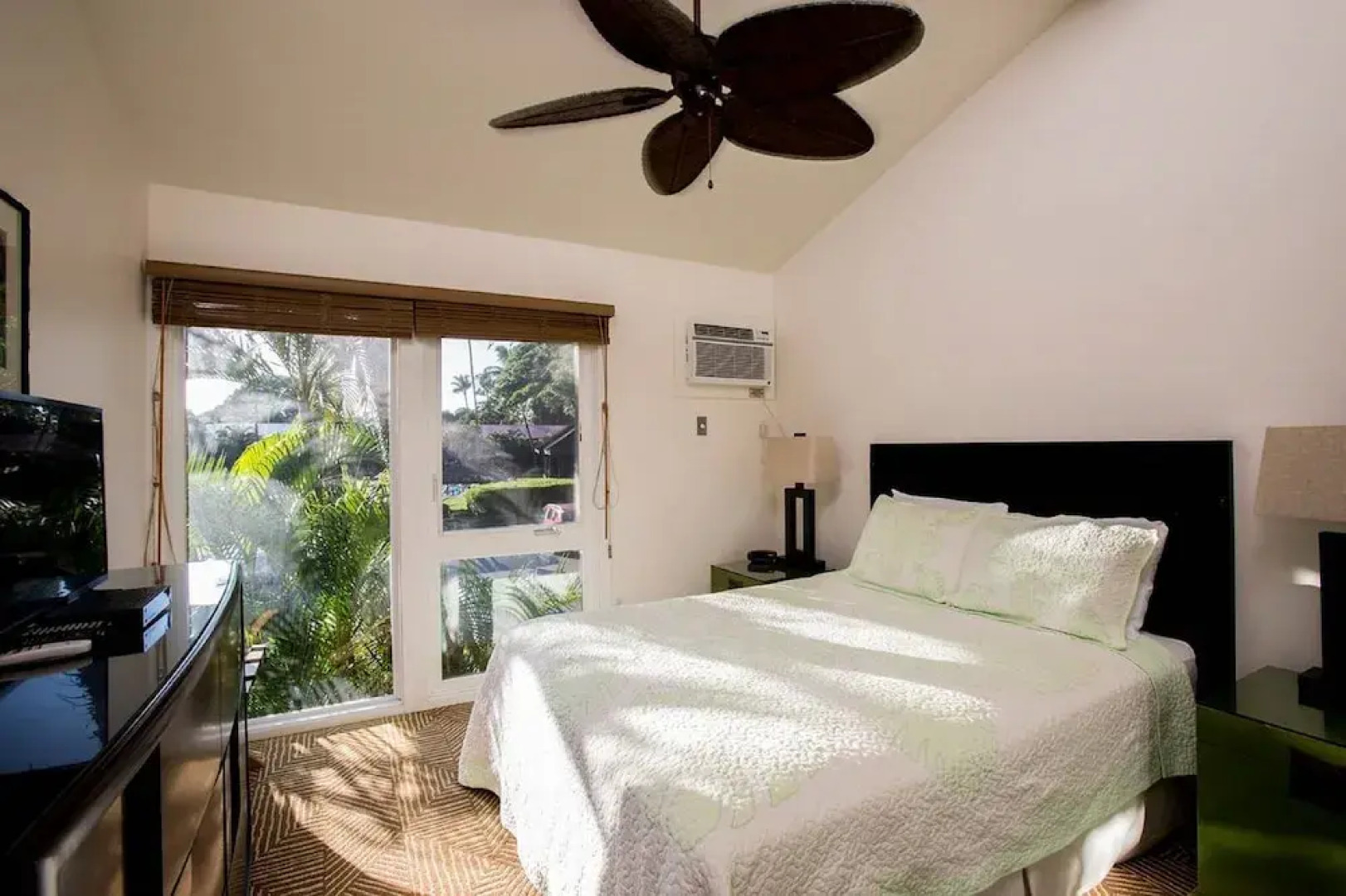 Aina Nalu - Two Bedroom Condo