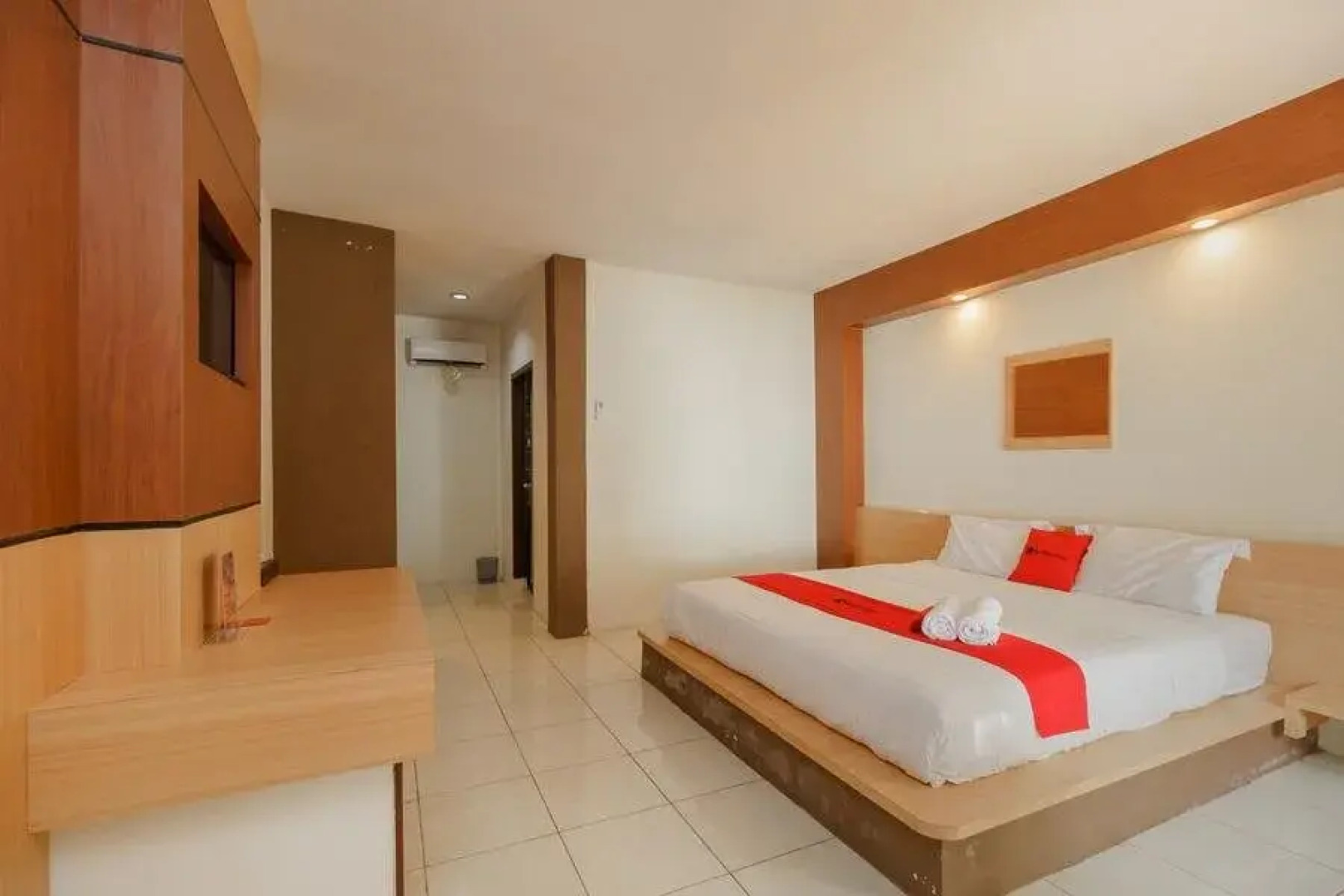 RedDoorz Premium near Anoi Itam Beach Sabang