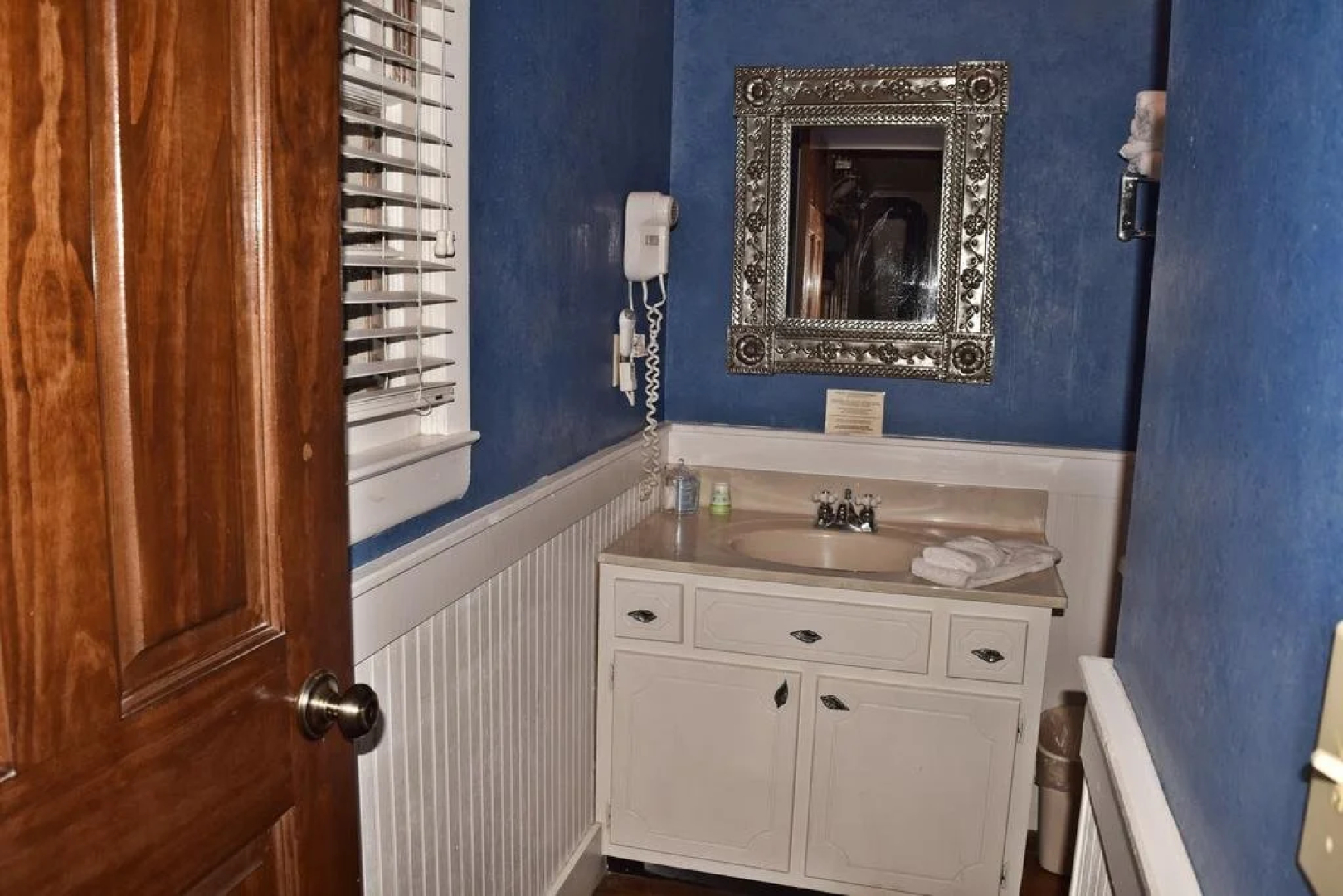The Overlook Inn Bed and Breakfast