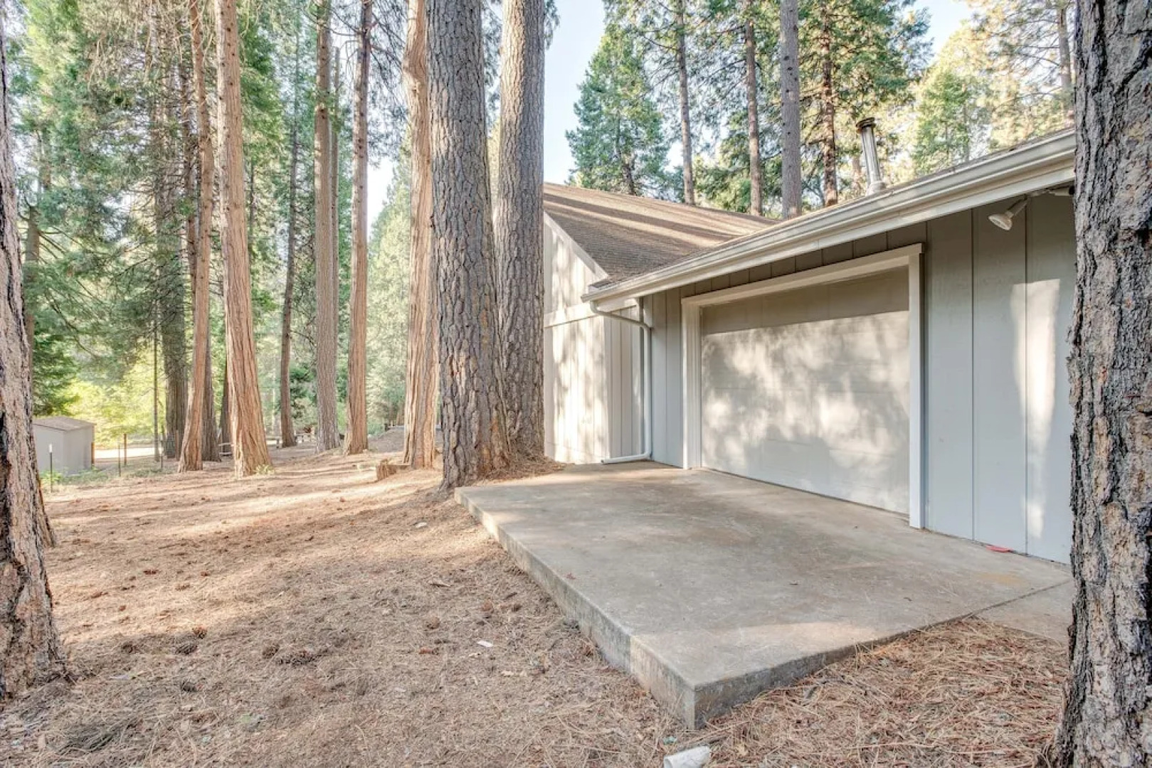 Pollock Pines Cabin: Game Room w/ A/C & Heat!