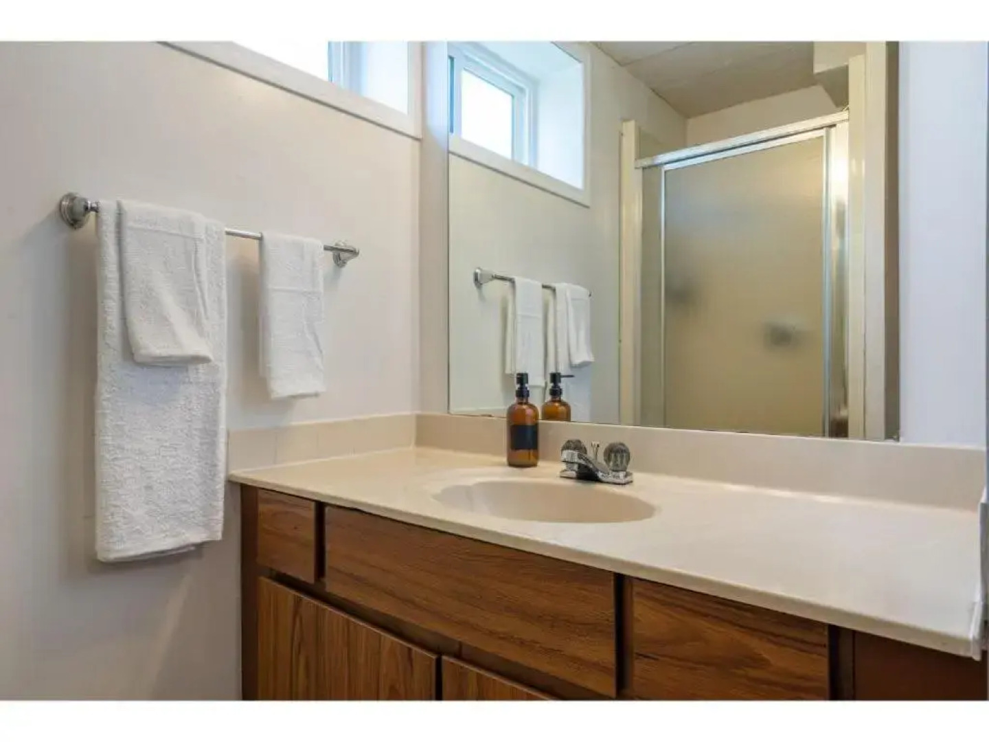 The Colour I 10 Minute To Royal Tyrrell I Sleeps 7