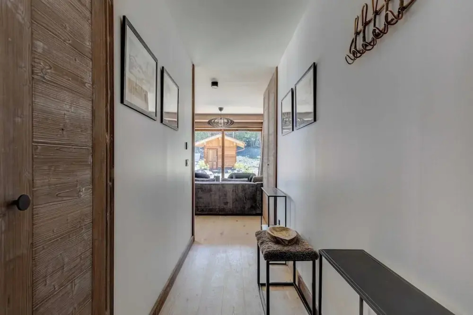 Ideal 3 Bedroom Apartment With 200m2 Garden