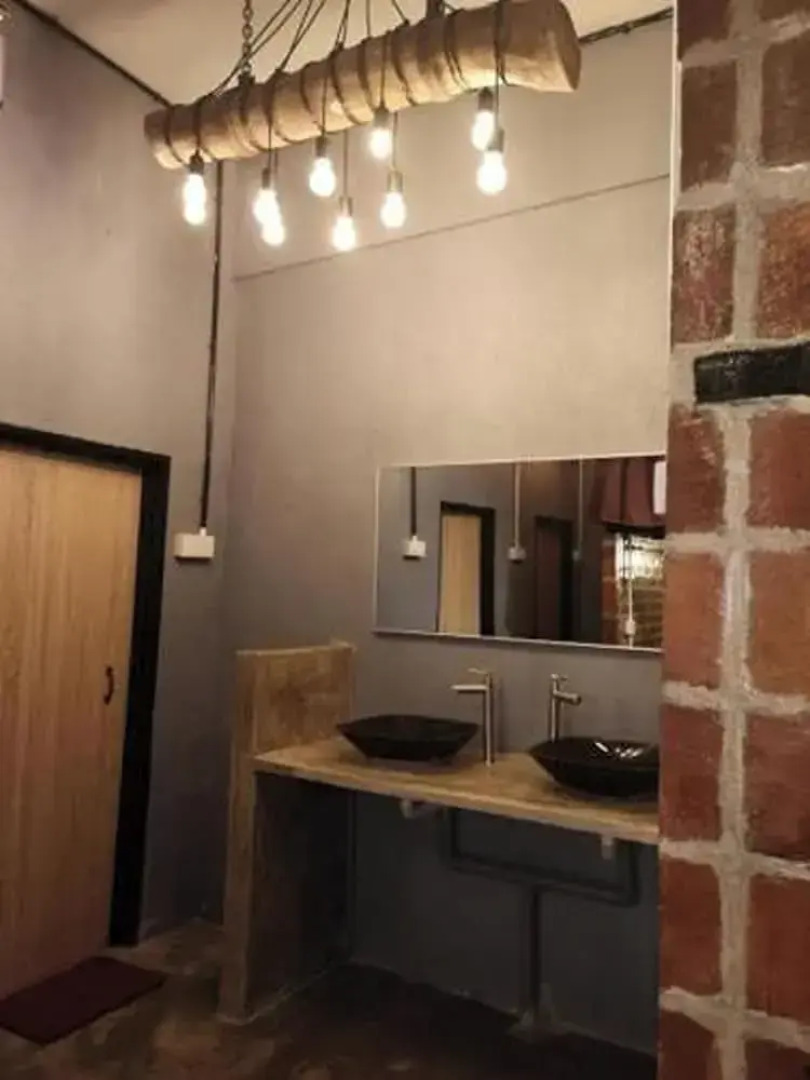 Riverbank Dungun Guesthouse & Cafe