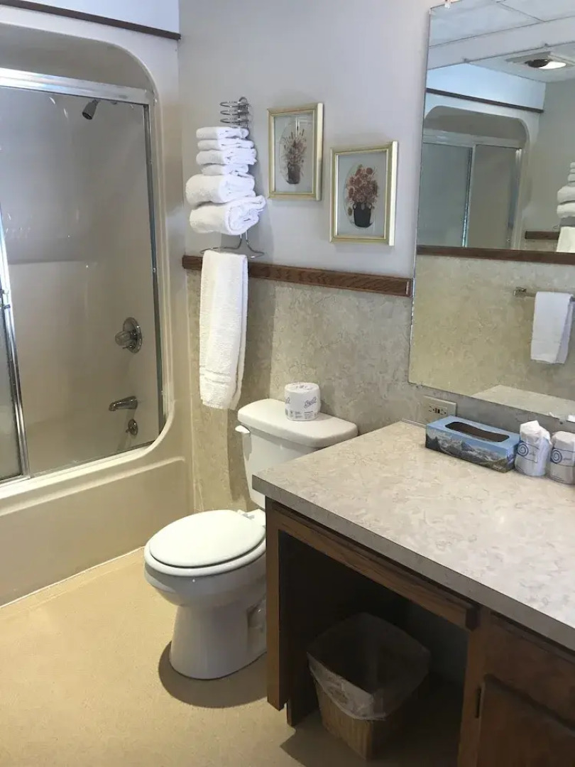 Inn at Starlight Lake & Restaurant