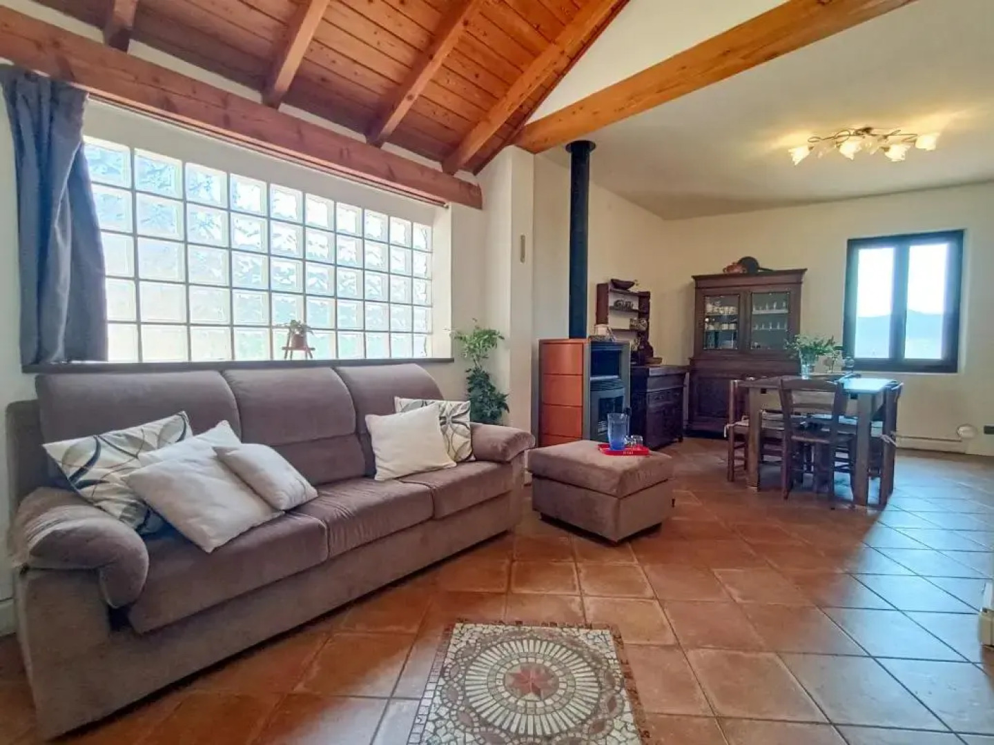 ALTIDO Great Flat with Terrace and Amazing Hills View