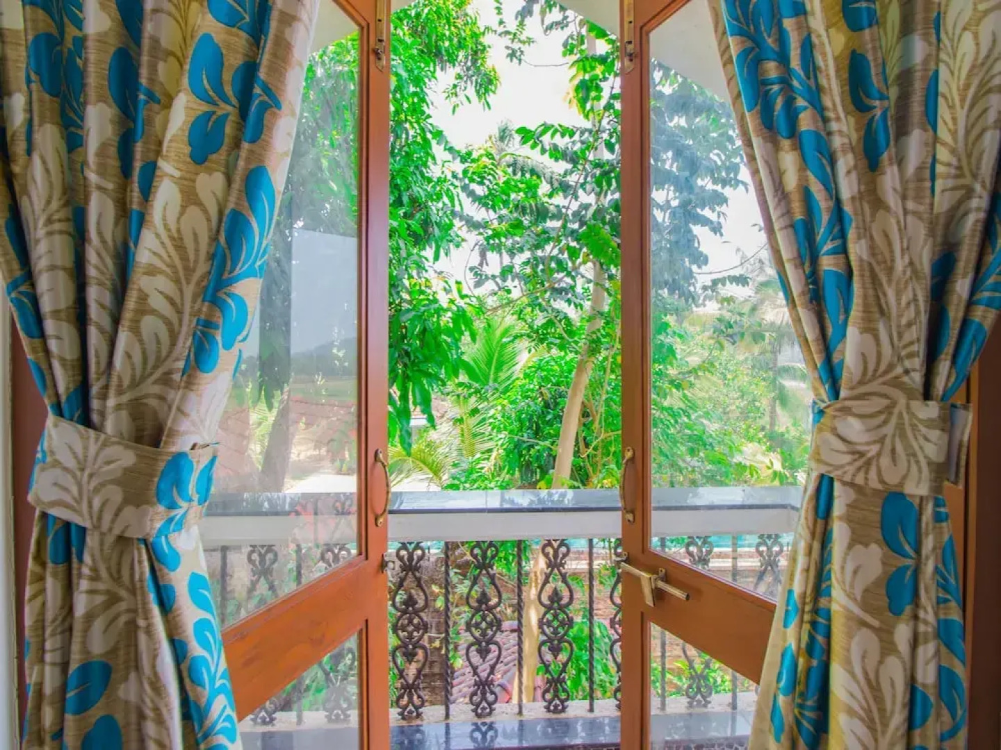 OYO 13634 Home Pool Side 2BHK Siolim