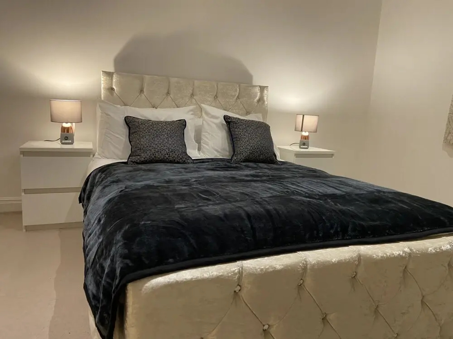 Royal Oak Apartment in Manchester Central Location