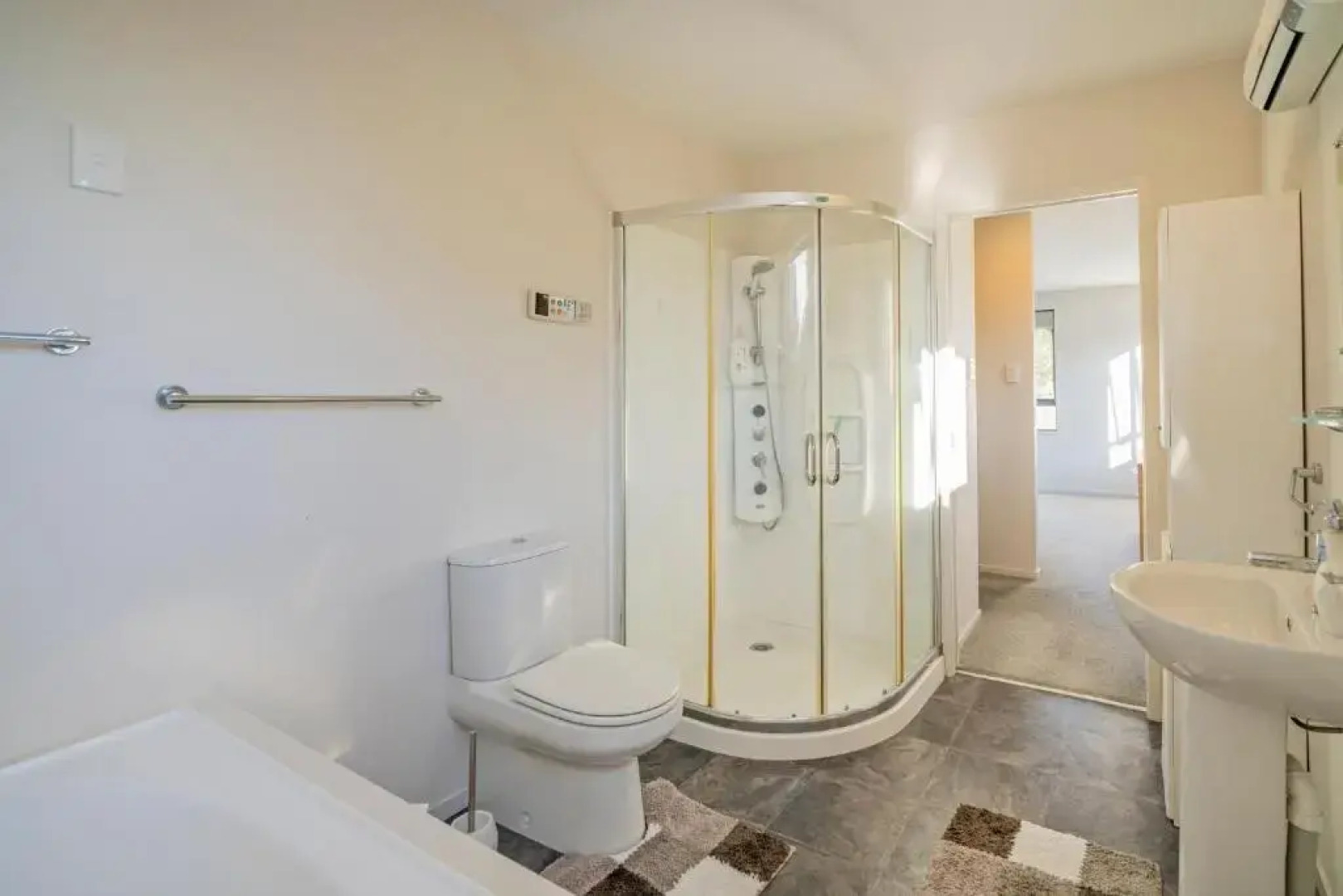 Pauanui Hangar Retreat - Pauanui Holiday Home