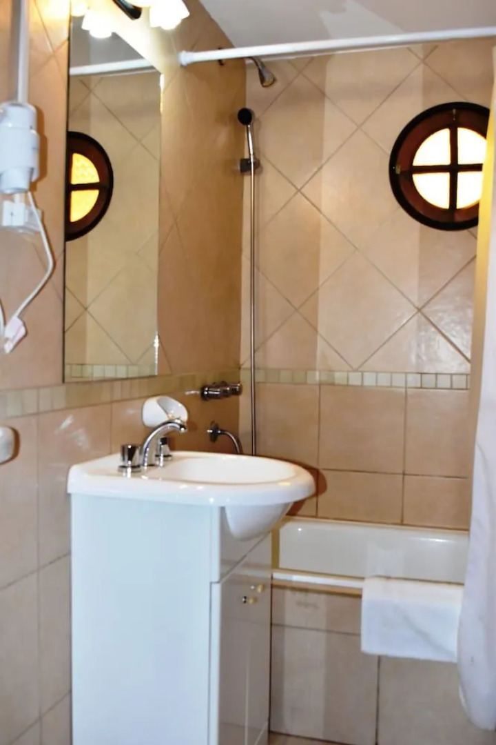 Caren - Cabanas & Suites