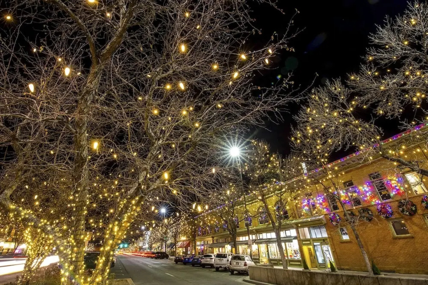 Cozy Mountain Retreat in Downtown With Hot Tub and Bikes
