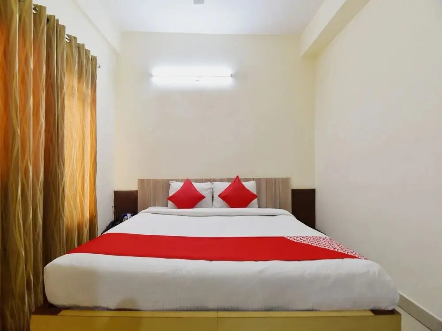 Hotel Paradise By OYO Rooms