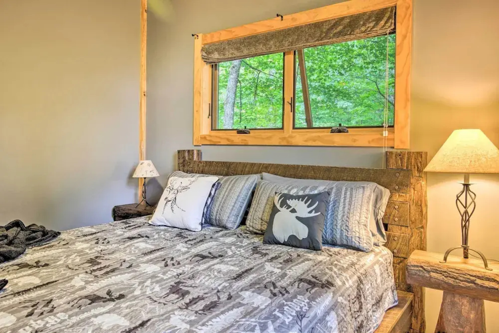 Peaceful Stony Point Getaway w/ Hot Tub & Views!