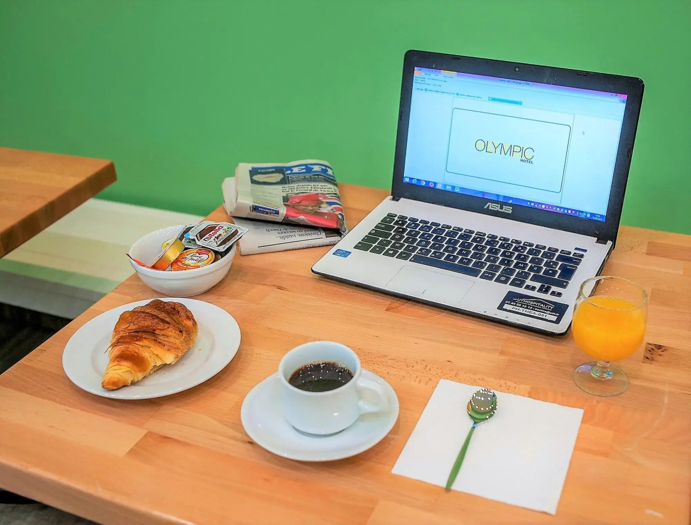 Hotel Olympic Paris Boulogne by Patrick Hayat