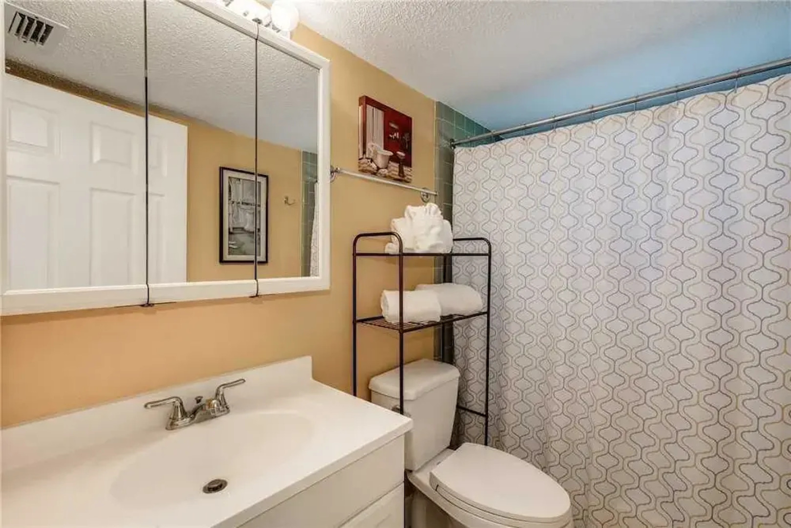 Waves 19 - Two Bedroom Condo