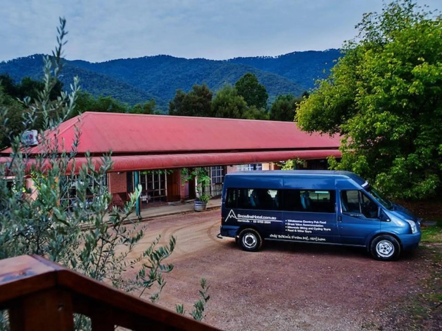 Harrietville Snowline Hotel