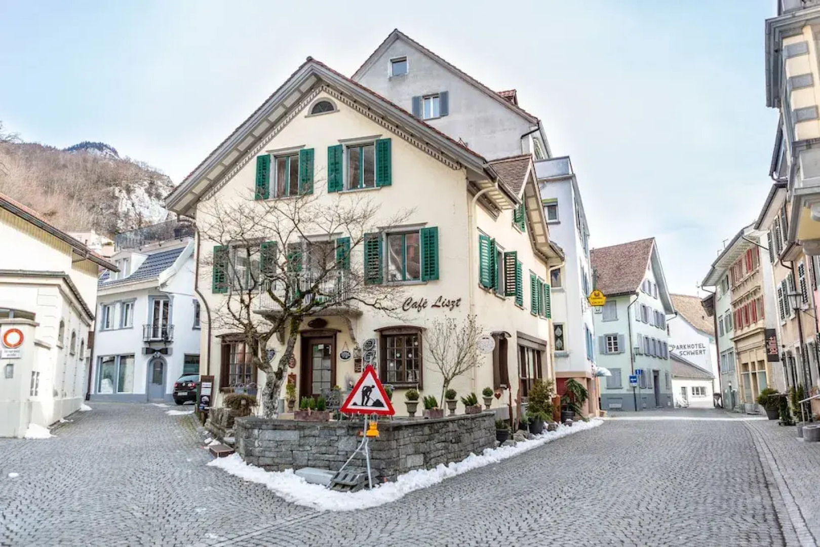 AirHosted - Weesen Holiday Rentals